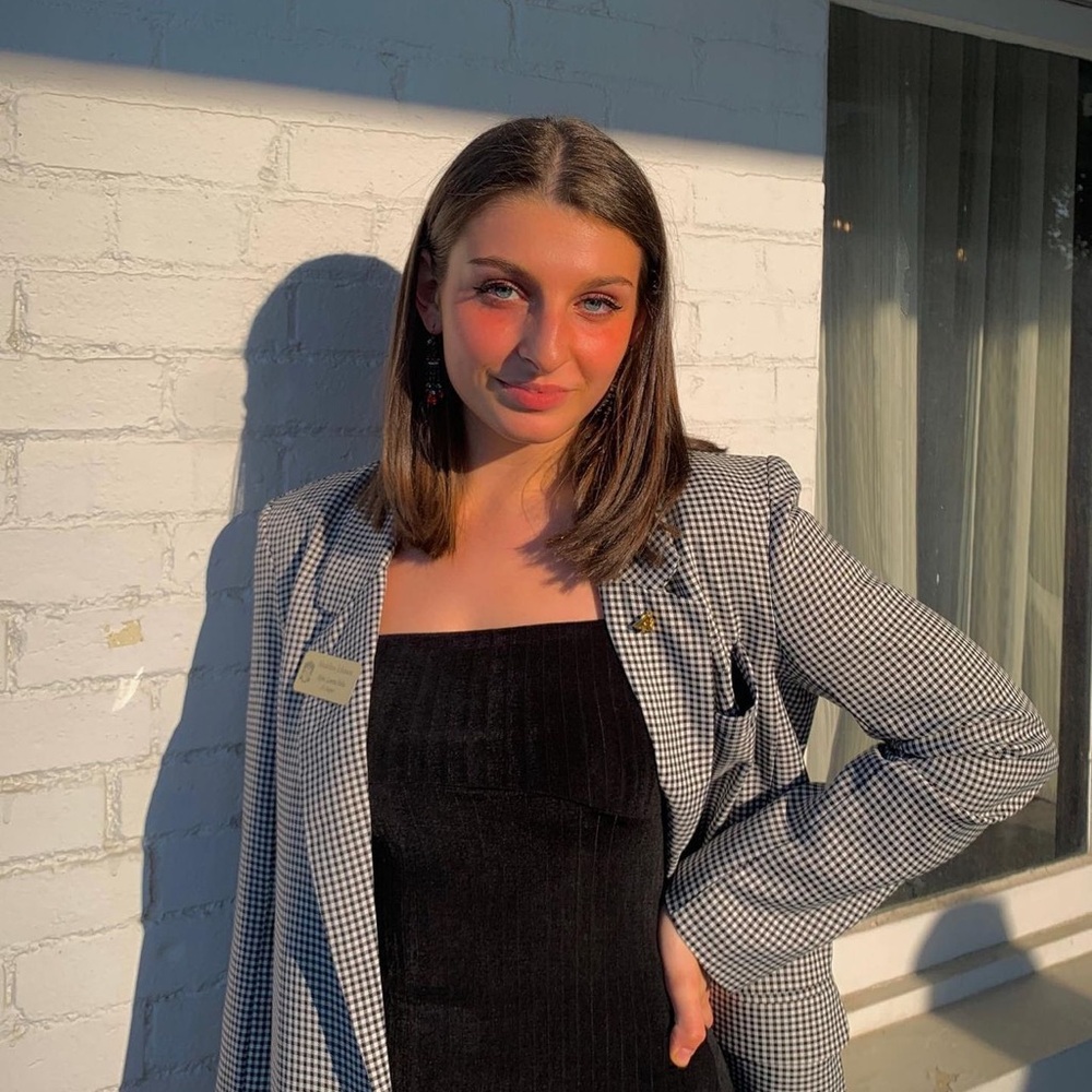 Meet your Posher, Madeline